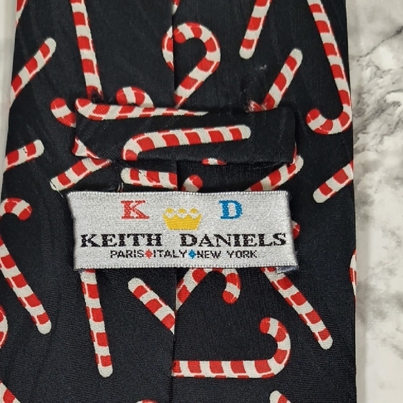 Keith Daniels Candy Cane Christmas Tie - Picture 2 of 4